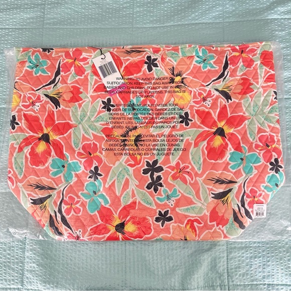 Vera Bradley grand tote in Rain Forest Lily Coral. NWT - Picture 12 of 14